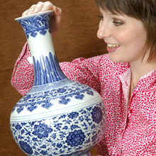 Hole drilled in Imperial Chinese vase costs owner £250K drilled-vase