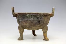 Police uncover a major tomb-raiding case in Wuhan tomb-raid-bronze