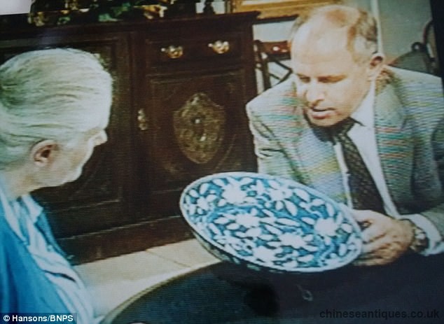 £230,000 For Yongzheng Ming Style Dish yongzheng