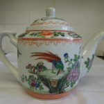 SUPERB CHINESE PORCELAIN FAMILLE ROSE TEAPOT AND COVER WITH MARK TO BASE SUPERB CHINESE PORCELAIN FAMILLE ROSE TEAPOT AND COVER WITH MARK TO BASE