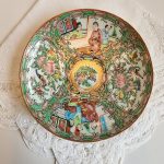 ANTIQUE CHINESE FAMILLE ROSE MEDALLION PLATE HAND-PAINTED CHINA 19TH CENTURY OLD ANTIQUE CHINESE FAMILLE ROSE MEDALLION PLATE HAND-PAINTED CHINA 19TH CENTURY OLD