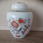 Vintage Chinese Famille Rose Ginger Vase porcelain approx 5 inch Vintage Chinese Famille Rose Ginger Vase porcelain approx 5 inch