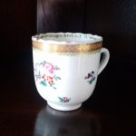 Chinese Qianlong export famille rose tea cup Chinese Qianlong export famille rose tea cup