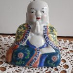 Vintage Famille Rose Seated Buddha Statue Vintage Famille Rose Seated Buddha Statue