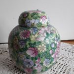 Vintage Chinese Famille Rose Porcelain Ginger Jar with Lid Vintage Chinese Famille Rose Porcelain Ginger Jar with Lid