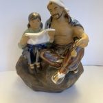 RARE. CHINESE MUDMAN FIGURINE SITTING MAN WITH YOUNG GIRL READING A PAPER. VGC RARE. CHINESE MUDMAN FIGURINE SITTING MAN WITH YOUNG GIRL READING A PAPER. VGC