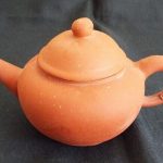 VINTAGE CHINESE RED YiXing ZiSha SMALL CLAY TEAPOT WITH IMPRESSD MARK VINTAGE CHINESE RED YiXing ZiSha SMALL CLAY TEAPOT WITH IMPRESSD MARK