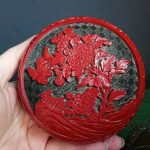 VINTAGE CARVED RED BLACK BRASS ENAMEL CINNABAR TRINKET BOX CHINESE JAPANESE ASIA VINTAGE CARVED RED BLACK BRASS ENAMEL CINNABAR TRINKET BOX CHINESE JAPANESE ASIA