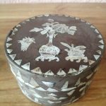 Antique Wood Or Paper Mache Box With Inlaid Oriental Decoration Antique Wood Or Paper Mache Box With Inlaid Oriental Decoration