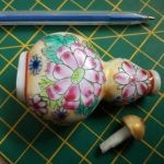 Old Chinese Porcelain Snuff Bottle w Kangxi Artemisia Leaf on Base Hand Painted