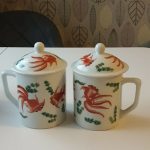 PAIR VINTAGE CHINESE PORCELAIN LIDDED CUP MUG FISH DESIGN