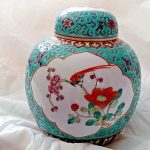 Ceramic Painted Chinese Spice Jar 中国景Jingdezhen, Lovely Piece With Lid Ceramic Painted Chinese Spice Jar 中国景Jingdezhen, Lovely Piece With Lid