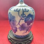 Antique Chinese Rare Qianlong mark Qing Dynasty style Caddy jar Antique Chinese Rare Qianlong mark Qing Dynasty style Caddy jar