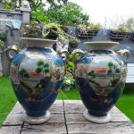 ORIENTAL HAND PAINTED PORCELAIN VASES WITH GOLD GILDING ORIENTAL HAND PAINTED PORCELAIN VASES WITH GOLD GILDING