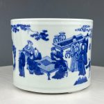 Beautiful Chinese antique Blue and white porcelain brushpot with figure painting Beautiful Chinese antique Blue and white porcelain brushpot with figure painting