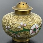 Ornate Vintage Chinese Cloisonné Salt or Pepper Pot 99p Start Ornate Vintage Chinese Cloisonné Salt or Pepper Pot 99p Start