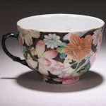 Famille Noire Chinese Qing Dynasty Porcelain Tea Cup 19th Century Famille Noire Chinese Qing Dynasty Porcelain Tea Cup 19th Century