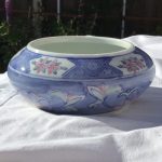Chinese Decorative Hand Painted Bowl/Dish - Floral Design Blue, White & Pink Chinese Decorative Hand Painted Bowl/Dish - Floral Design Blue, White & Pink