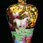 11" Qianlong Marked Color Enamel Porcelain Dynasty Horse Monkey Bottle Vase 11" Qianlong Marked Color Enamel Porcelain Dynasty Horse Monkey Bottle Vase