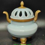 Daqing Qianlong Green Porcelain Hollow Incense Burner Censer Daqing Qianlong Green Porcelain Hollow Incense Burner Censer