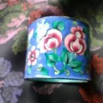 VINTAGE CHINESE CLOISONNE ENAMEL NAPKIN RING WITH SIGNATURE INSIDE. VINTAGE CHINESE CLOISONNE ENAMEL NAPKIN RING WITH SIGNATURE INSIDE.