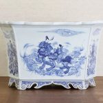Rare Qing Jardinière Sells for £97,000, Surpassing Expectations at Sworders' Auction 1685242939450